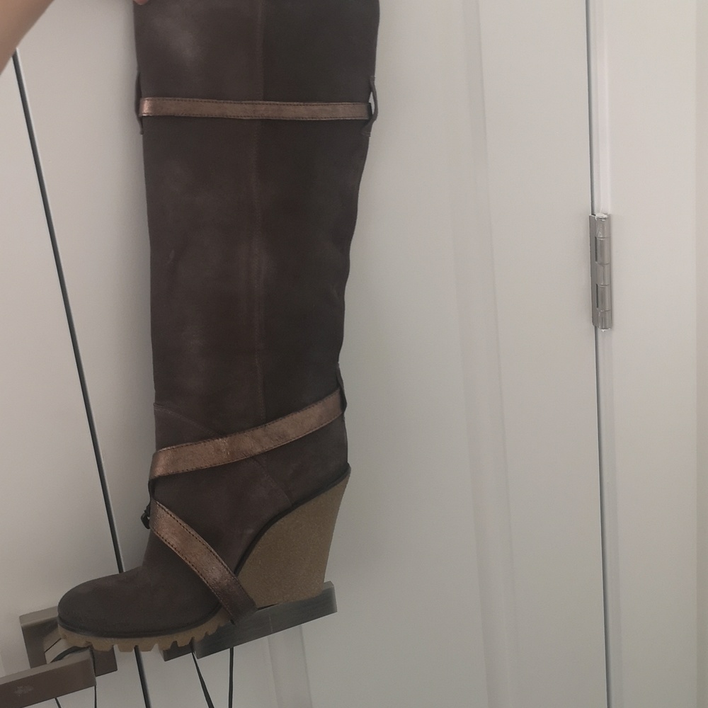 Kenneth Cole Brown Boots